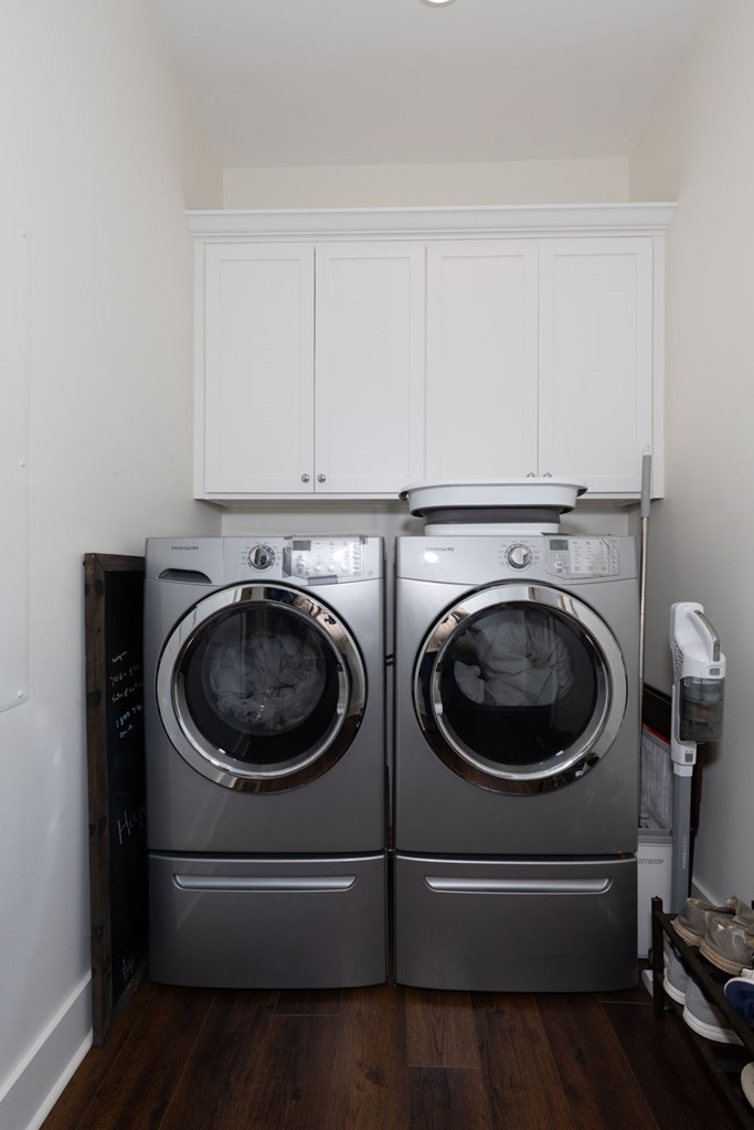 1400 17th Avenue Columbus, GA 31901 - Photo 40 of 50 a utility room with dryer and washer