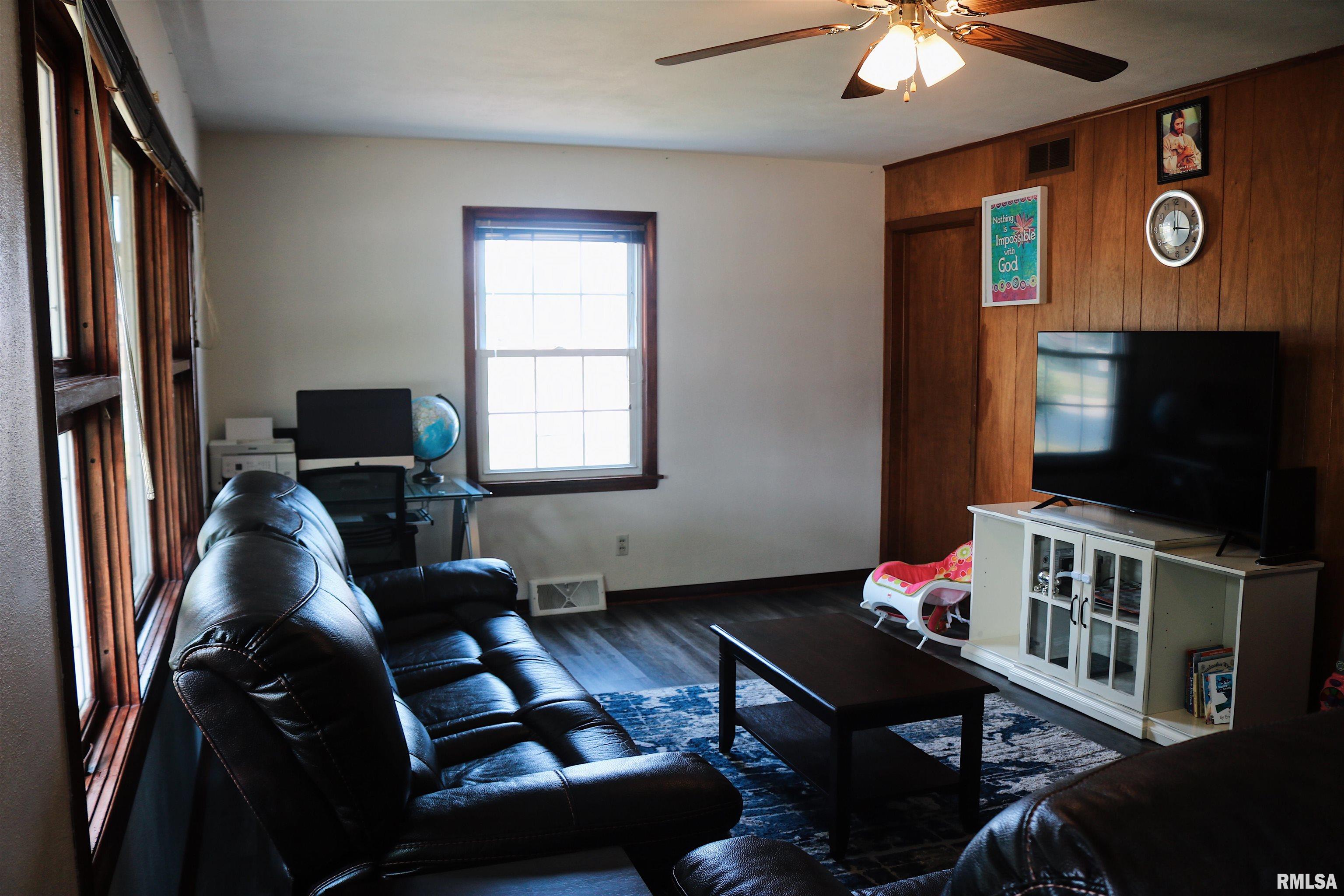 1200 Lincoln Road Monmouth, IL 61462 - Photo 3 of 25 Gallery Image 3