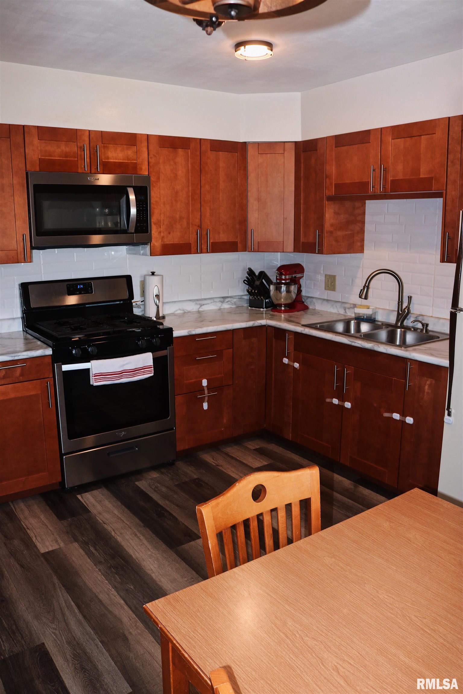 1200 Lincoln Road Monmouth, IL 61462 - Photo 5 of 25 Gallery Image 5
