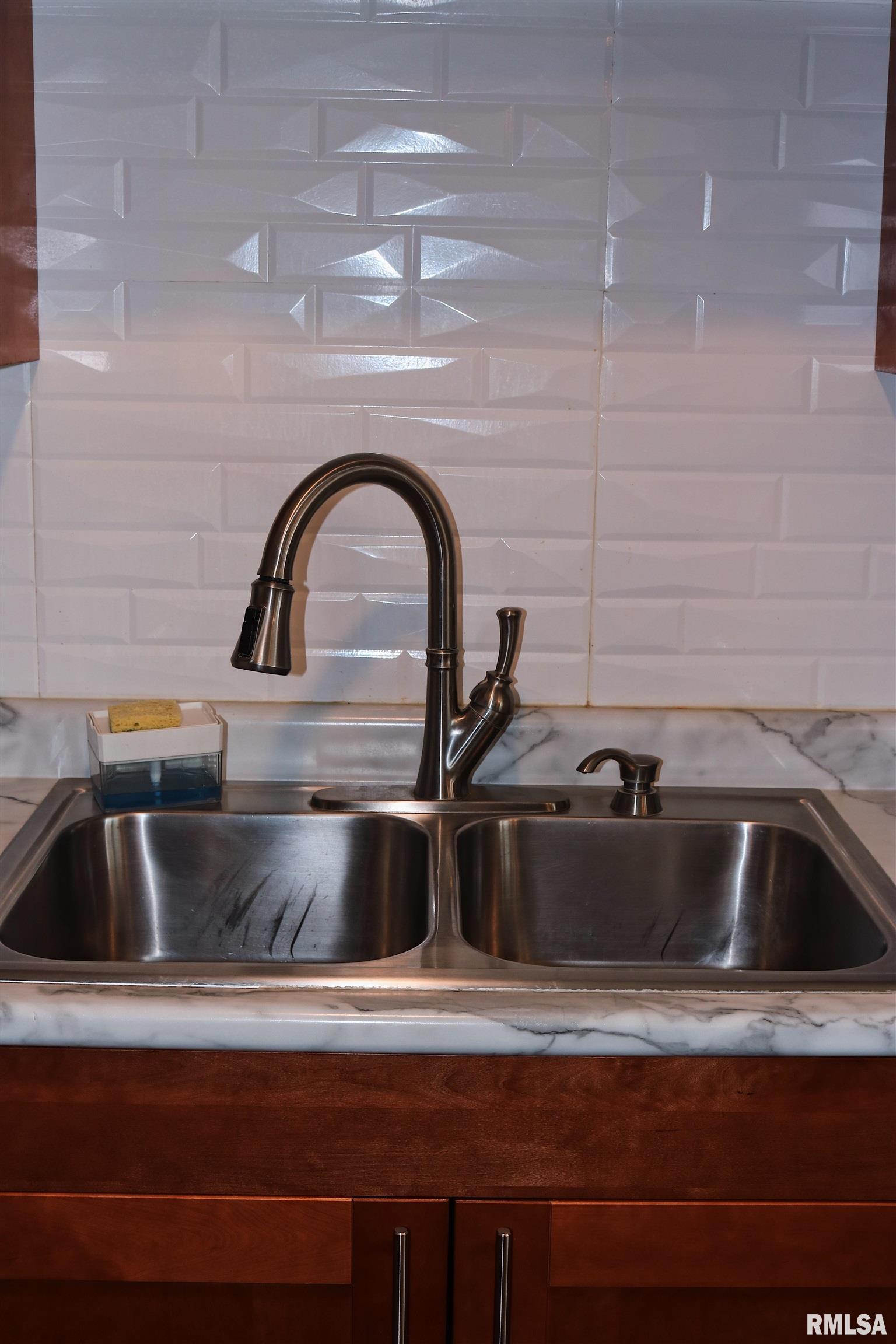 1200 Lincoln Road Monmouth, IL 61462 - Photo 8 of 25 Gallery Image 8