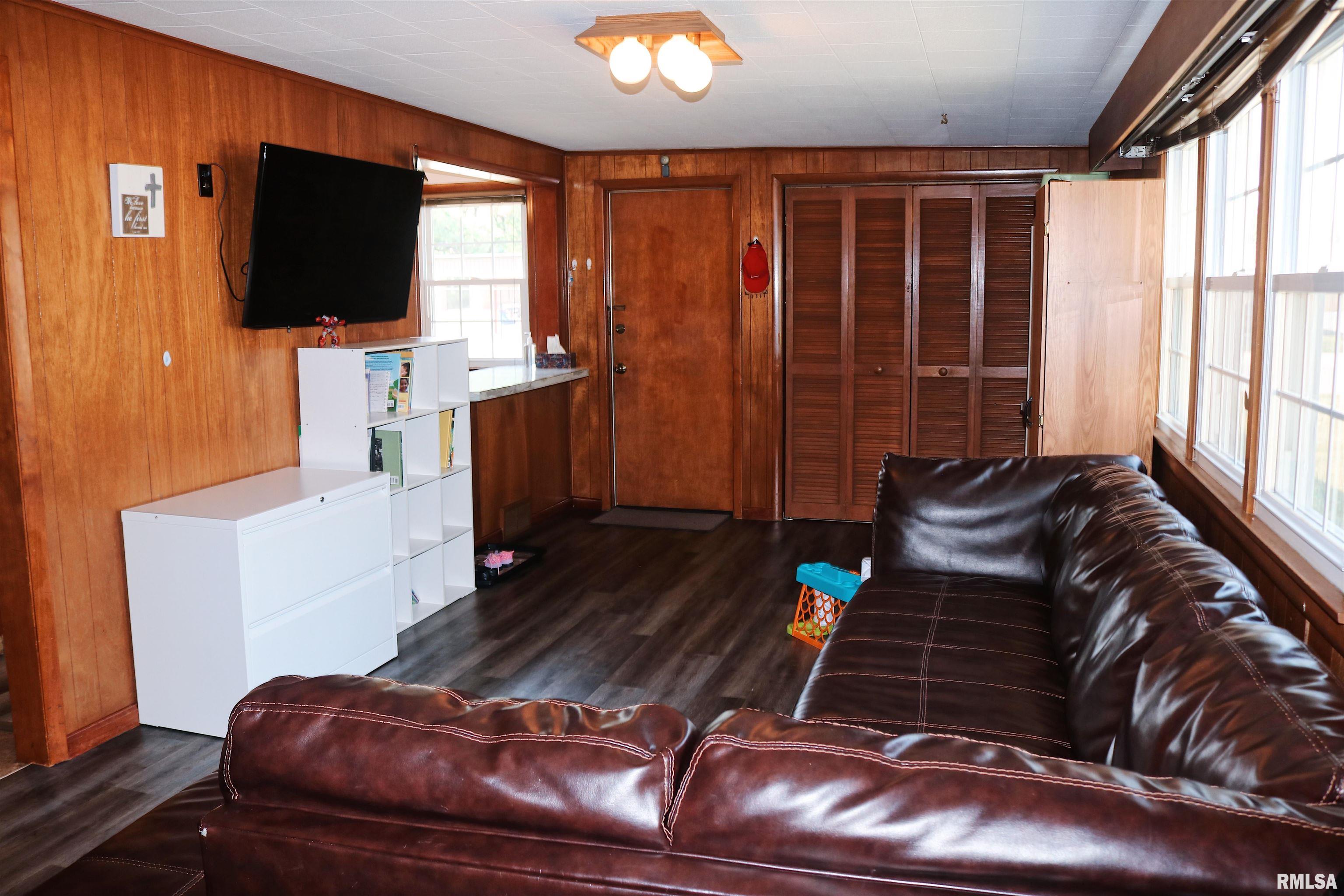 1200 Lincoln Road Monmouth, IL 61462 - Photo 10 of 25 Gallery Image 10