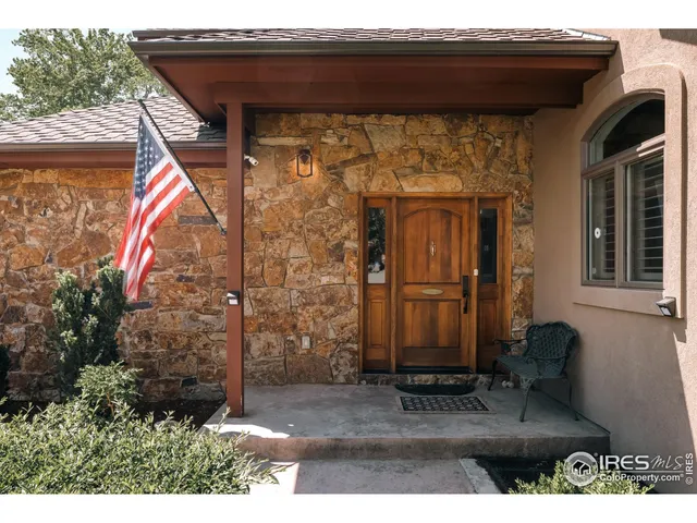 a view of house with a outdoor space