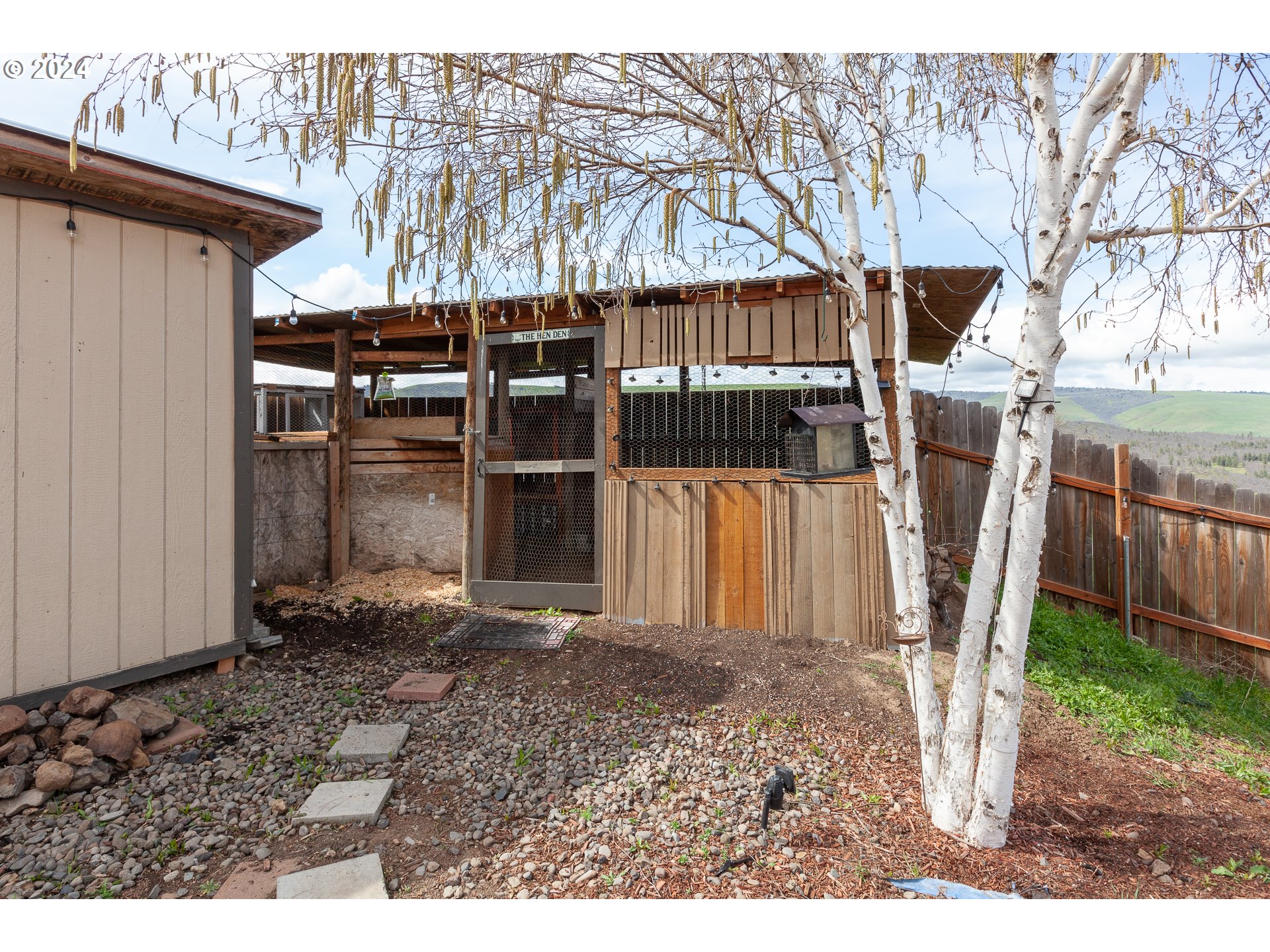 5940 Cherry Heights Road The Dalles, OR 97058 - Photo 13 of 47 Coop