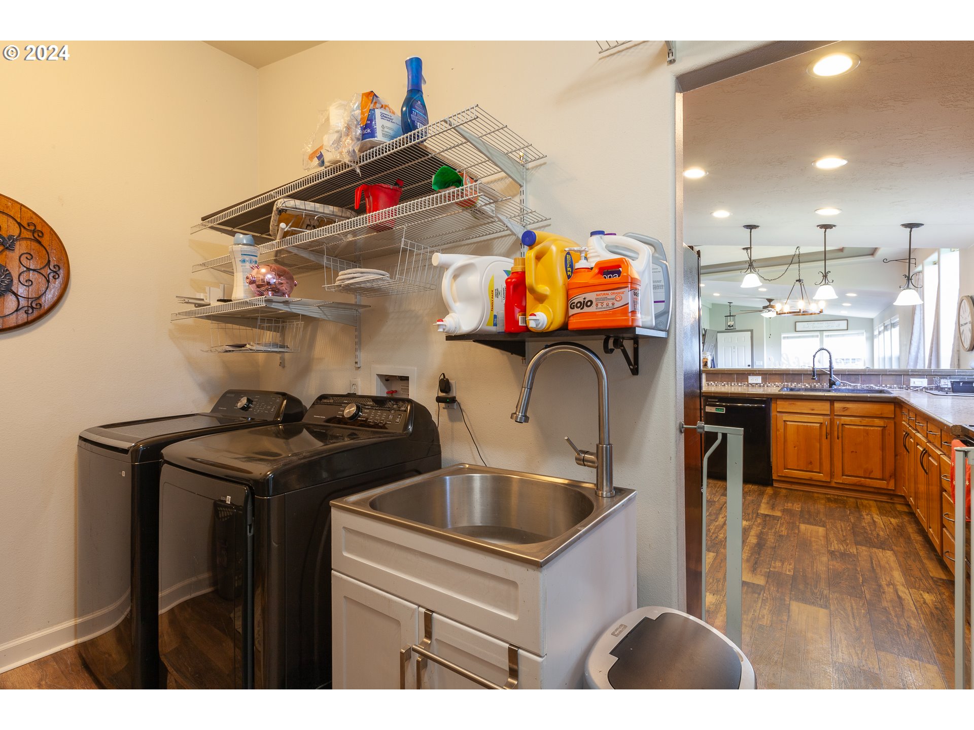 5940 Cherry Heights Road The Dalles, OR 97058 - Photo 23 of 47 Kitchen