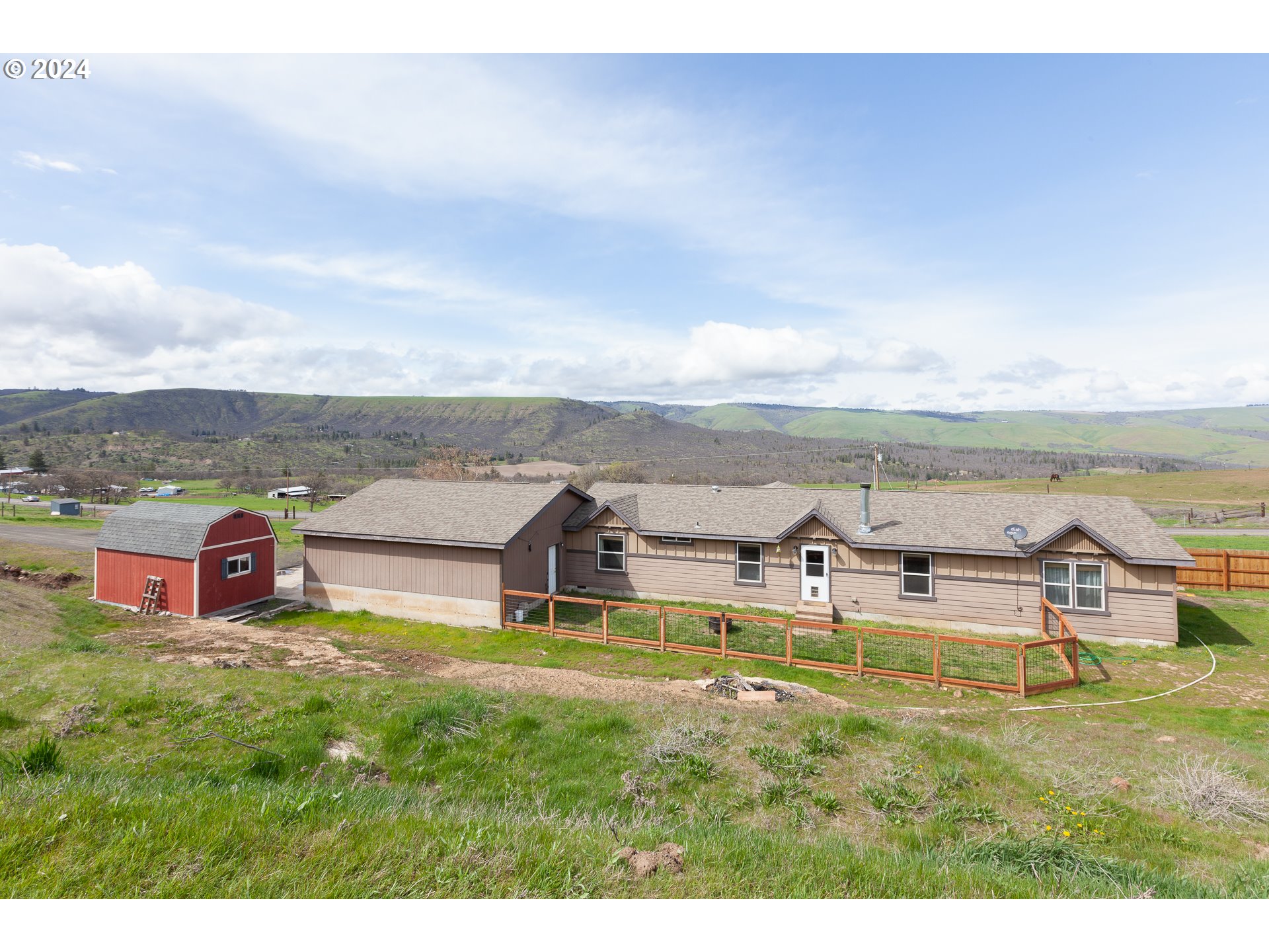 5940 Cherry Heights Road The Dalles, OR 97058 - Photo 29 of 47 Dog Run