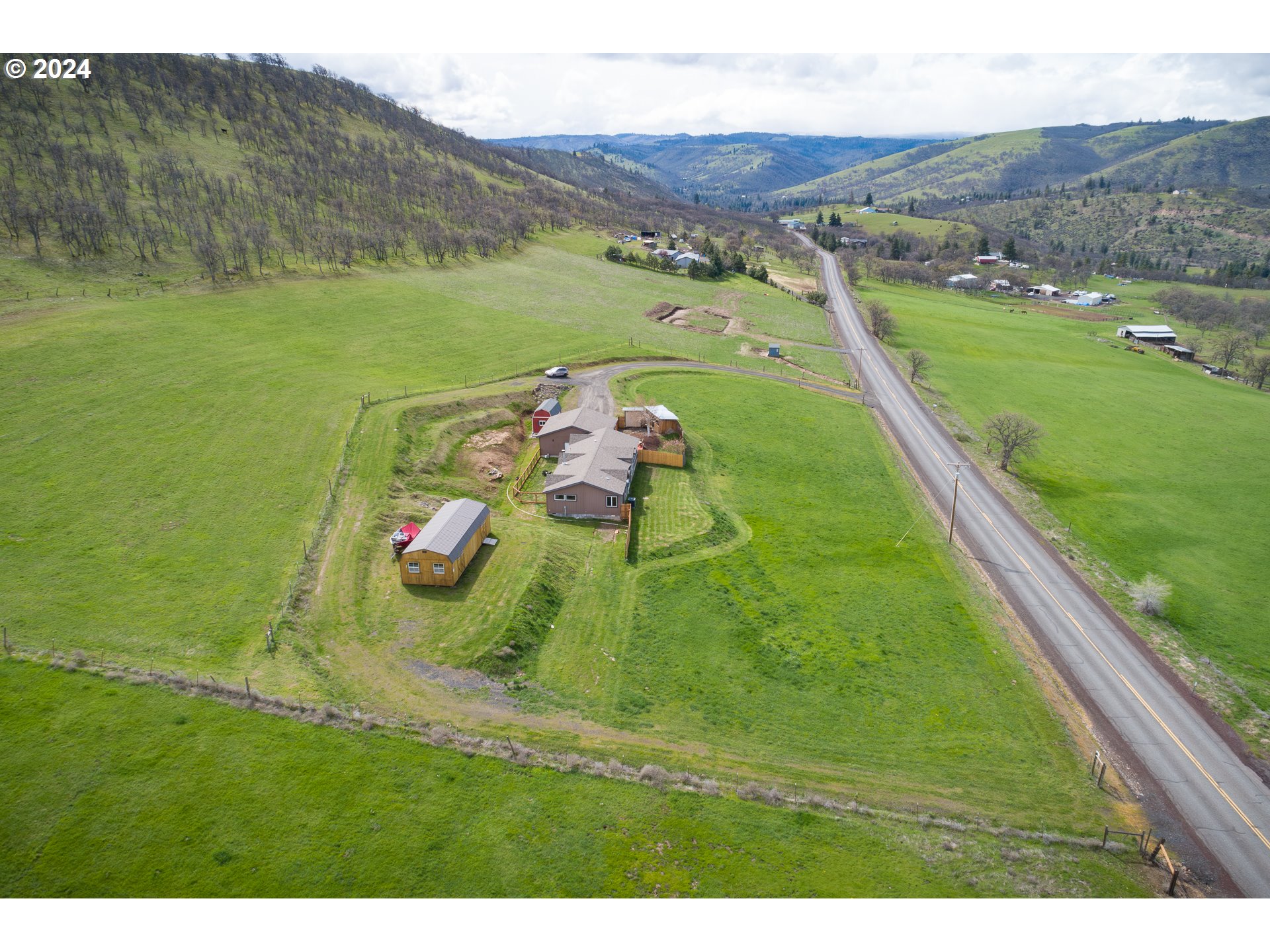 5940 Cherry Heights Road The Dalles, OR 97058 - Photo 4 of 47 Gallery Image 4