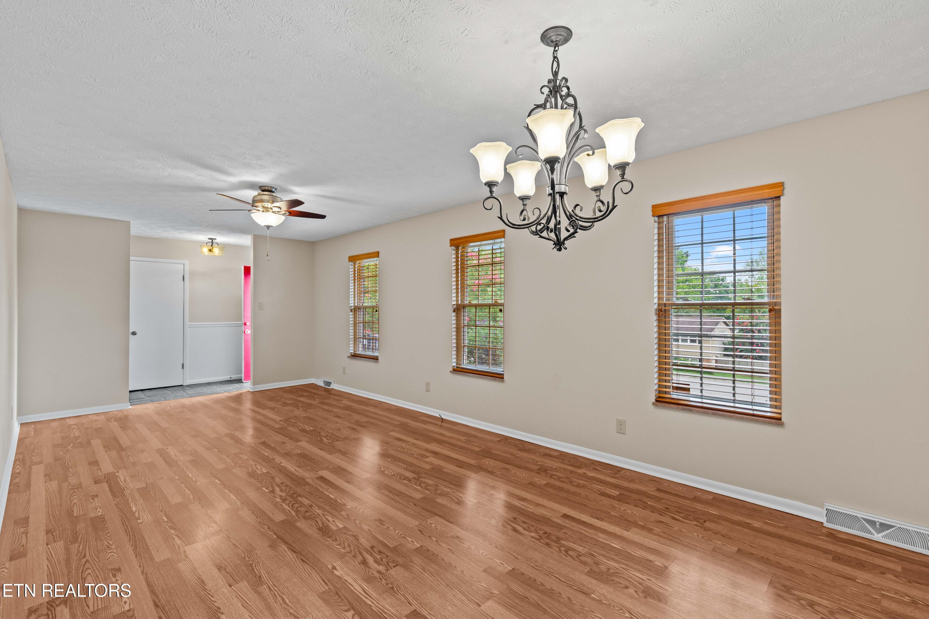 12105 West Kingsgate Road Knoxville, TN 37934 - Photo 3 of 22 IMG_8486