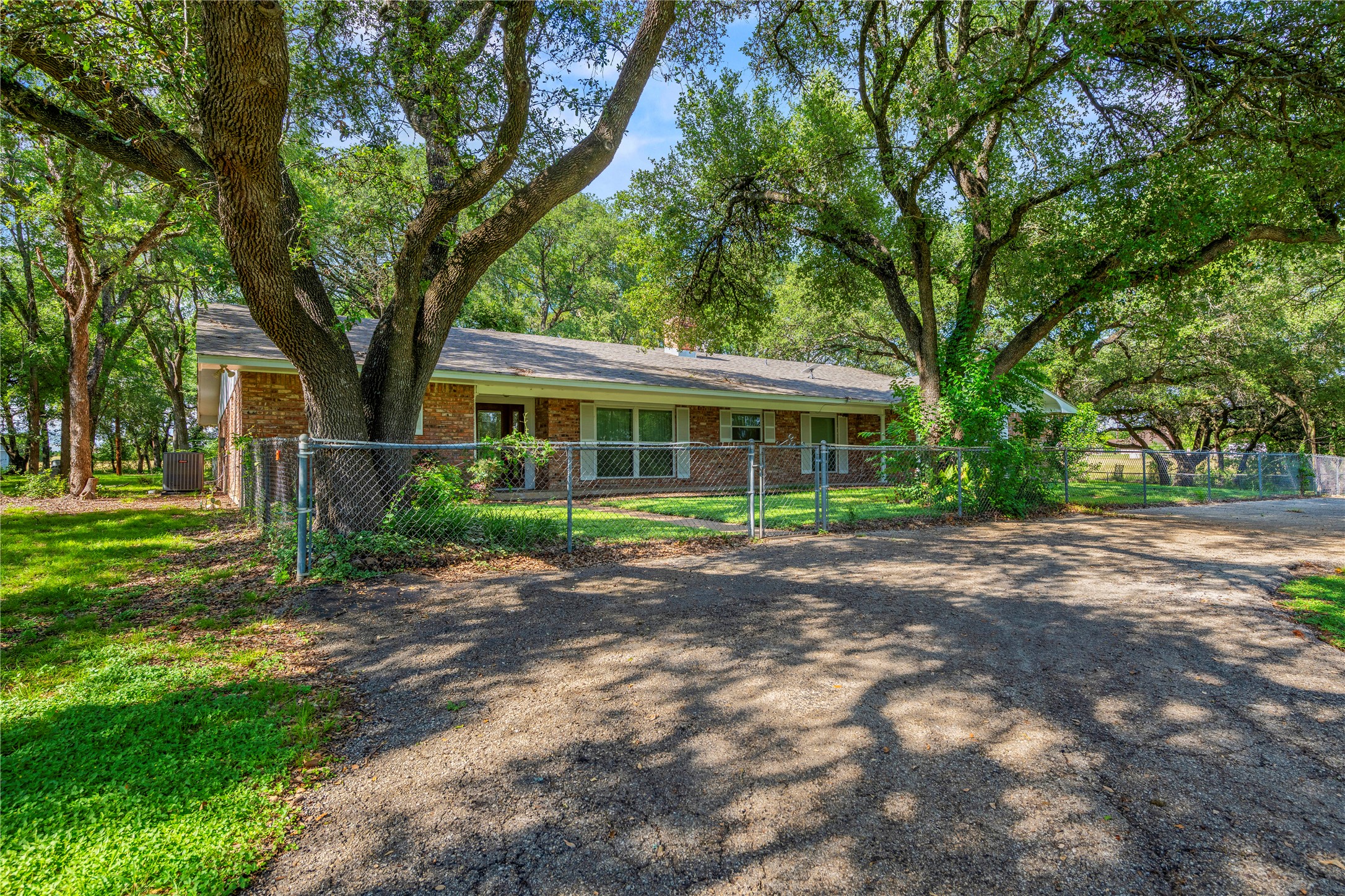 700 Shanklin Road Belton, TX 76513 - Photo 2 of 40