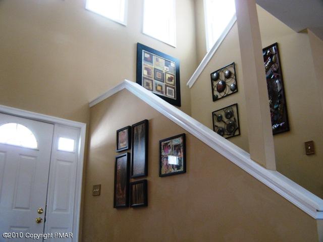 444 Edgemont Road Stroudsburg, PA 18360 - Photo 10 of 29 foyer
