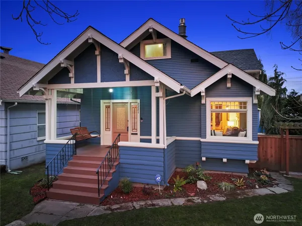$799,950 | 2221 Virginia, Everett, WA 98201