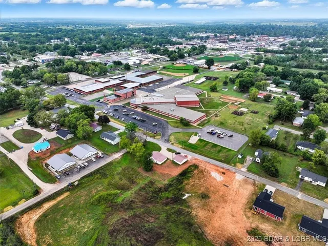 $210,000 | 502 East 15th Street, Eldon, MO 65026