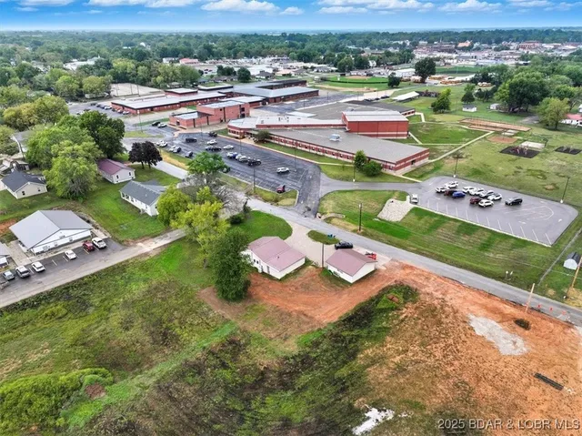 $210,000 | 502 East 15th Street, Eldon, MO 65026