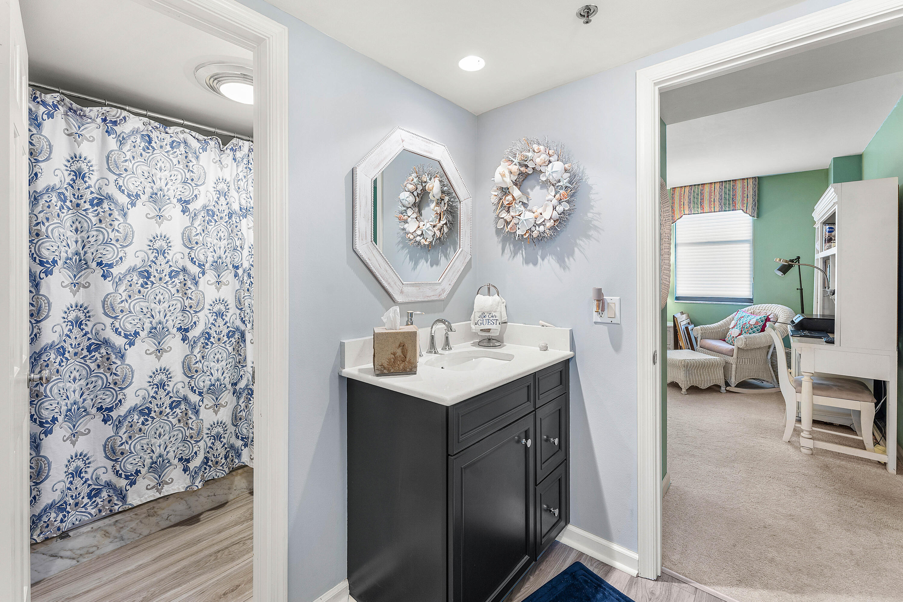 100 South Beach Road, Unit 602 Tequesta, FL 33469 - Photo 21 of 57 a room with a table and a chair