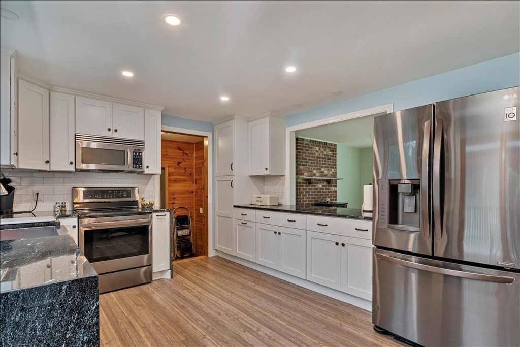 167 Farmersville Road Sandwich, MA 02563 - Photo 9 of 33 Gallery Image 9
