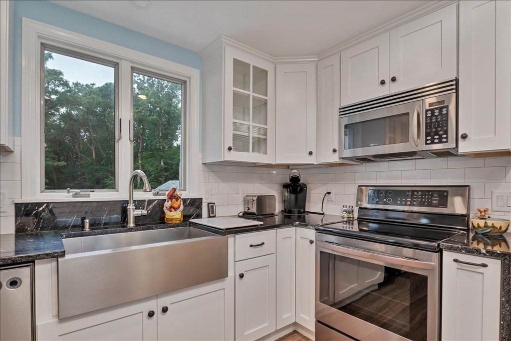 167 Farmersville Road Sandwich, MA 02563 - Photo 10 of 33 Gallery Image 10