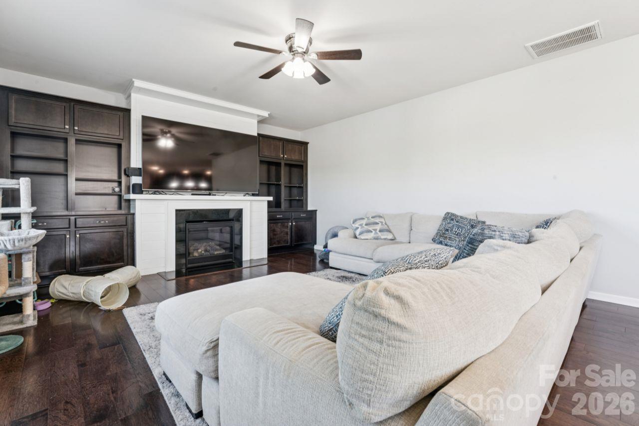 3018 Oakmere Road Waxhaw, NC 28173 - Photo 3 of 45 Gallery Image 3