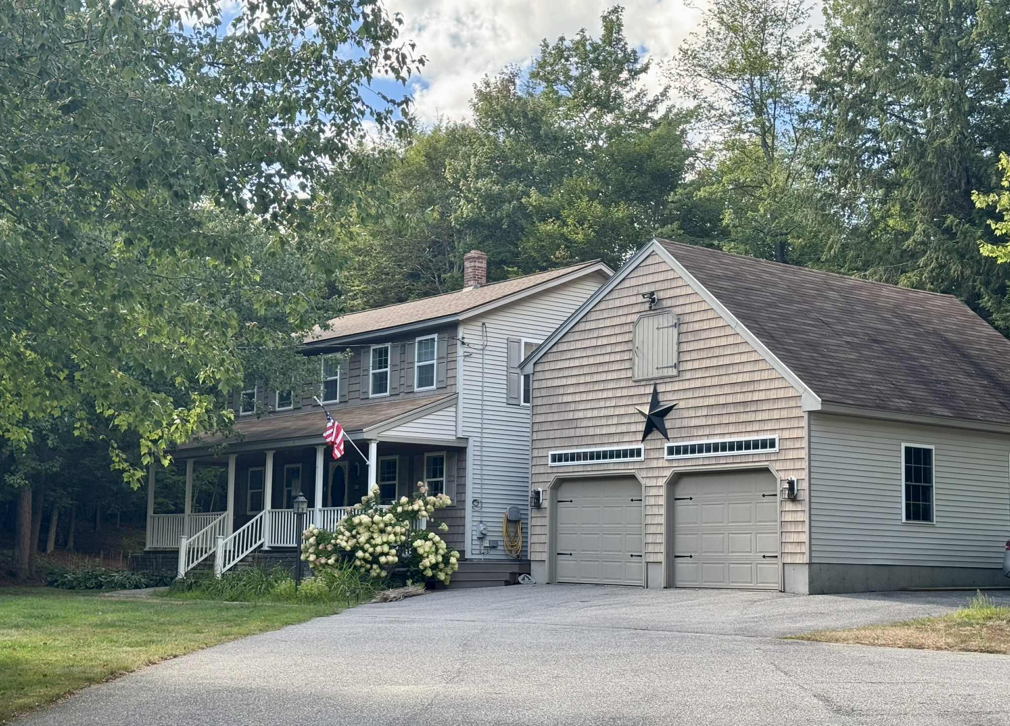47 Belaire Drive Springvale, ME 04083 - Photo 1 of 38 Side