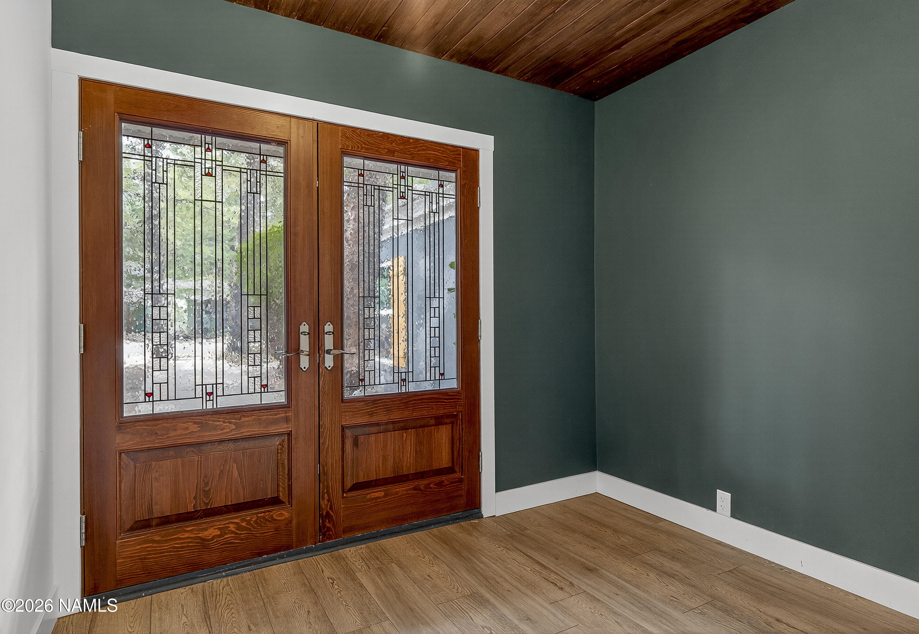 530 East Charles Road Flagstaff, AZ 86001 - Photo 3 of 54 Entryway