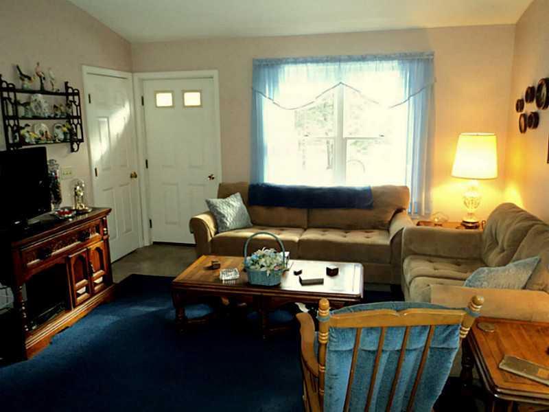 171 Dutch Neck Road Waldoboro, ME 04572 - Photo 3 of 8 Living Room.
