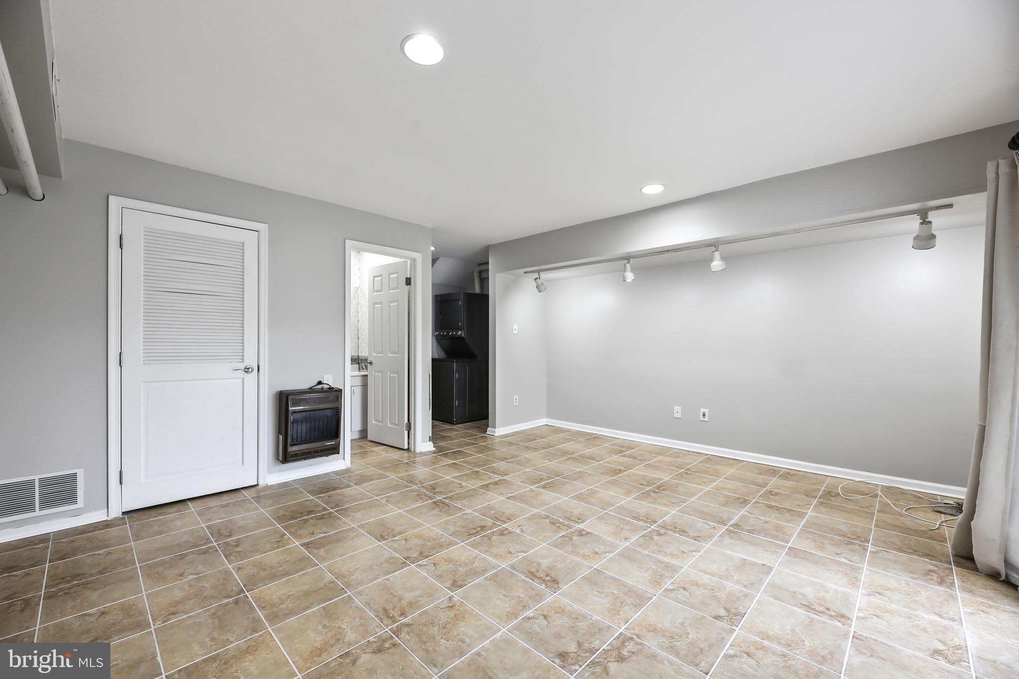 6218 Lindbergh Blvd. Philadelphia, PA 19142 - Photo 14 of 17 a view of an empty room