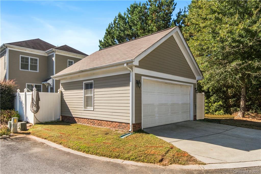 1557 Benjamen Latrobe Circle Fort Mill, SC 29708 - Photo 10 of 42 Gallery Image 10
