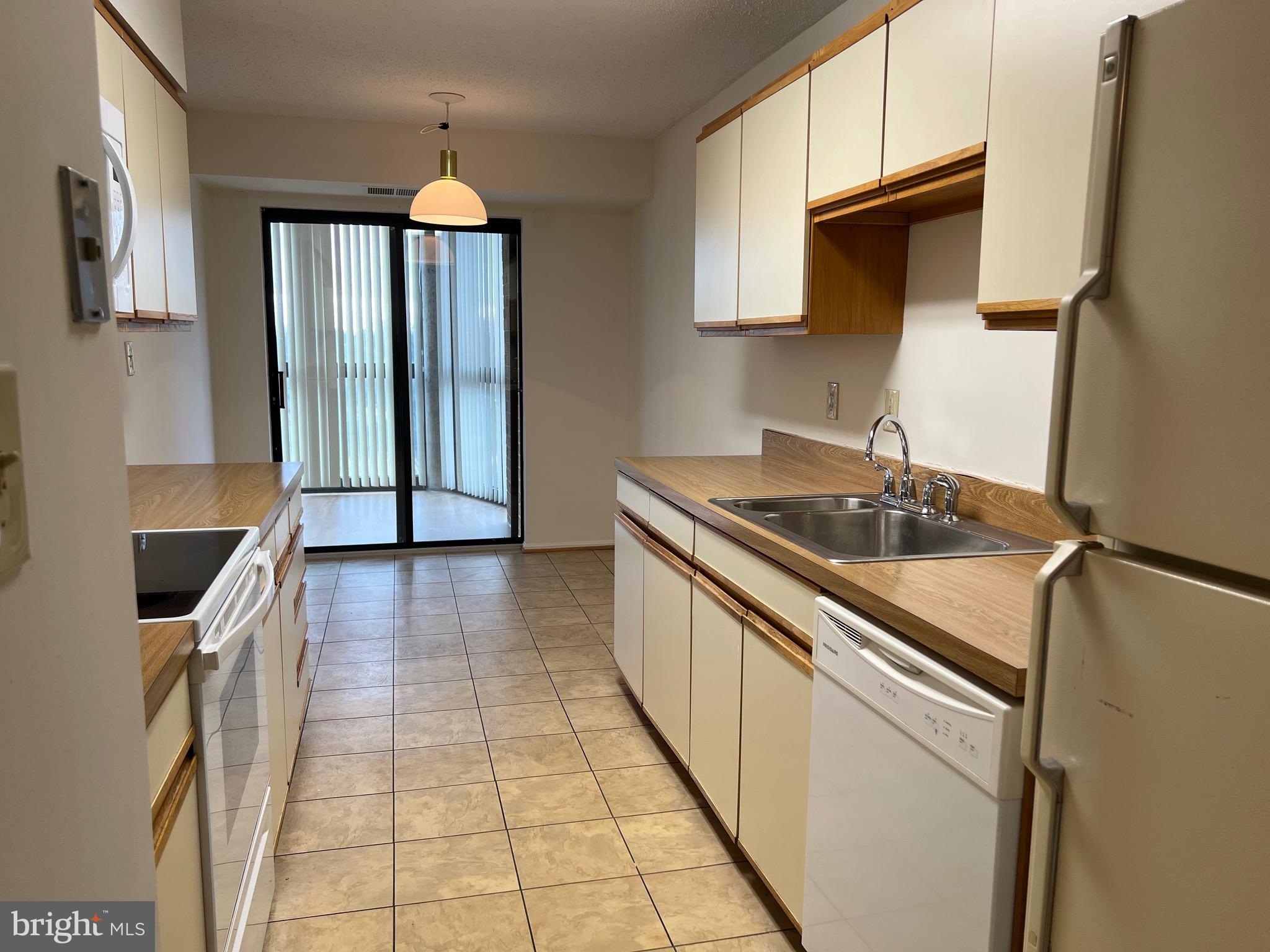 15100 Interlachen Drive, Unit 4709 Silver Spring, MD 20906 - Photo 5 of 18