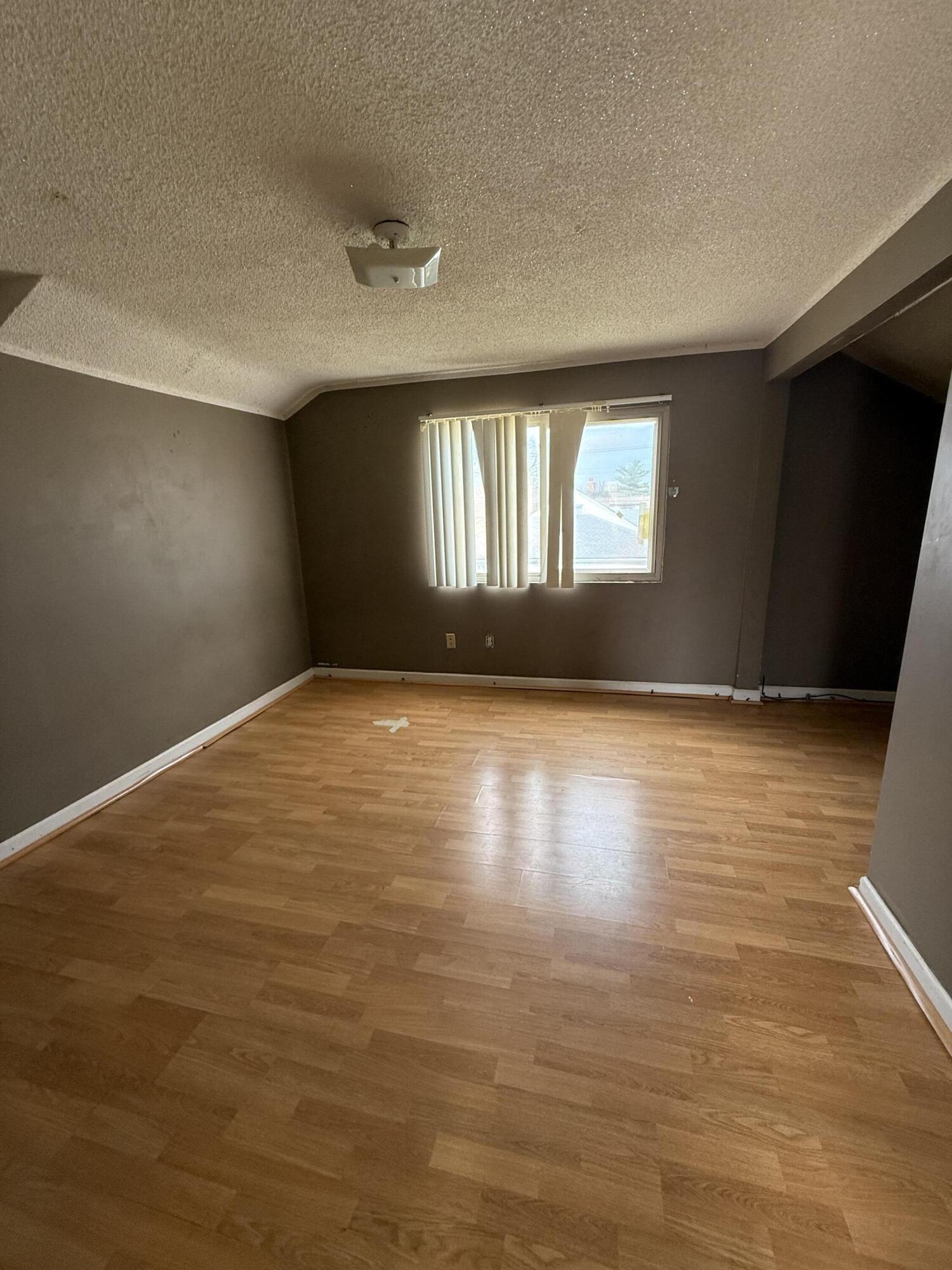 23147 Donald Avenue Eastpointe, MI 48021 - Photo 7 of 11 IMG_9987