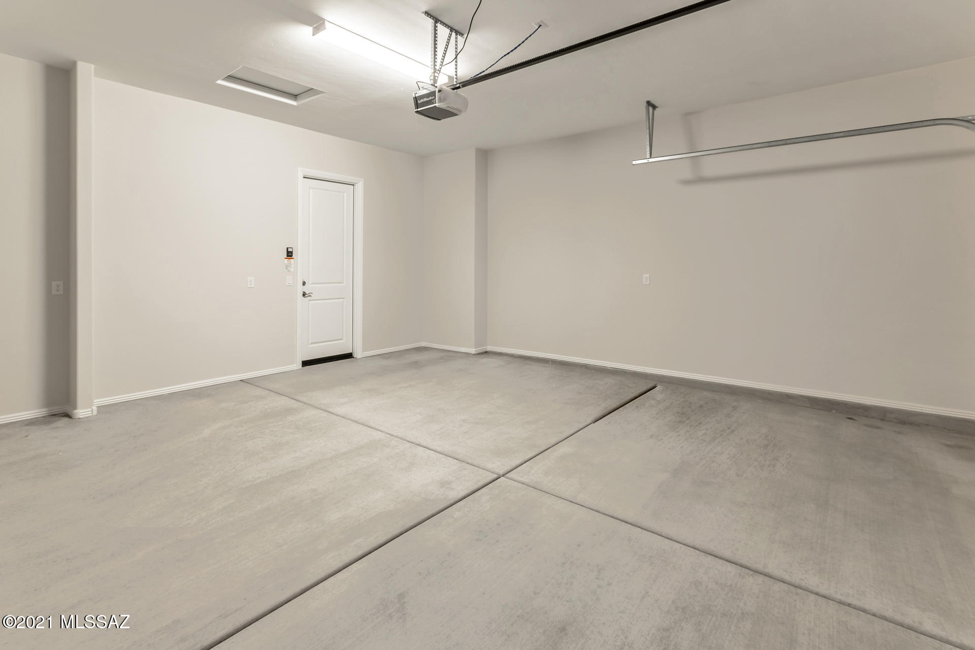677 East Romsdalen Road East Tucson, AZ 85755 - Photo 41 of 44