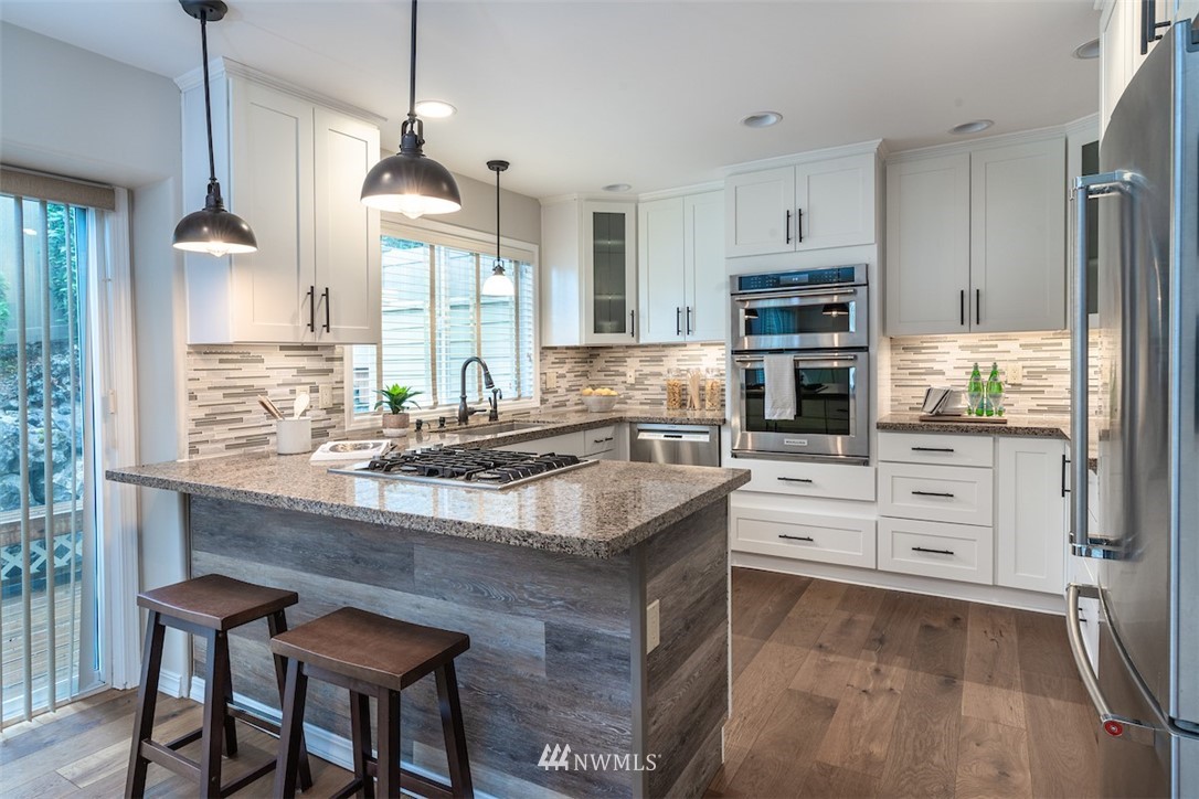 7323 Old Redmond Road, Unit 6 Redmond, WA 98052 - Photo 6 of 18 a kitchen with cabinets appliances and a window