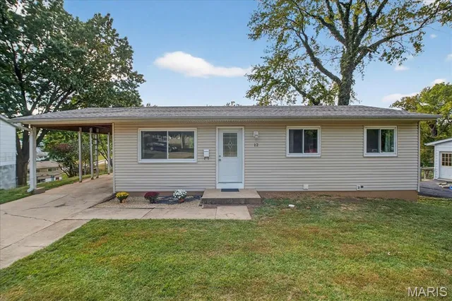 $168,000 | 12 Ville Donna Court, Hazelwood, MO 63042