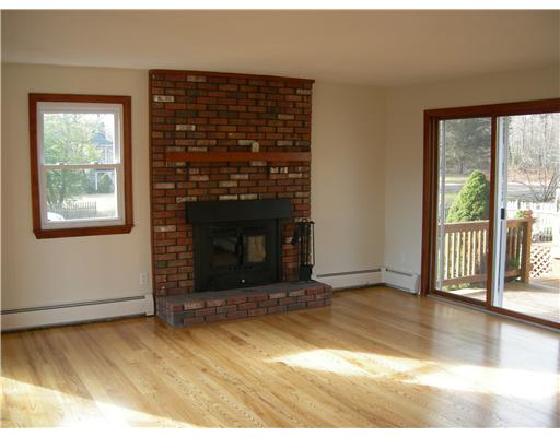 1059 East Shore Road Jamestown, RI 02835 - Photo 2 of 4 Exterior Front.