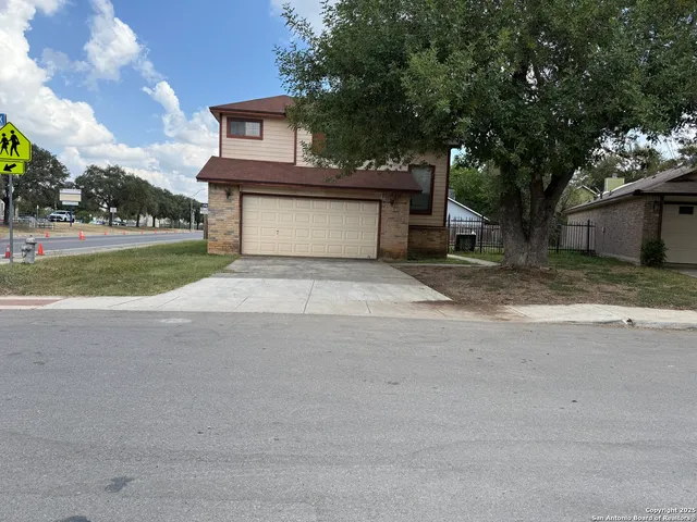 $1,875 | 8527 Village Creek, San Antonio, TX 78251