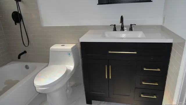 $1,875 | 8527 Village Creek, San Antonio, TX 78251