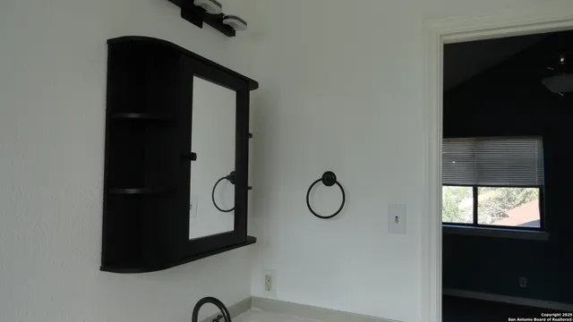 $1,875 | 8527 Village Creek, San Antonio, TX 78251