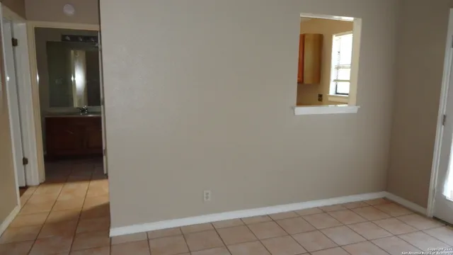 $1,875 | 8527 Village Creek, San Antonio, TX 78251