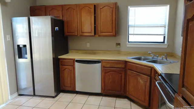 $1,875 | 8527 Village Creek, San Antonio, TX 78251