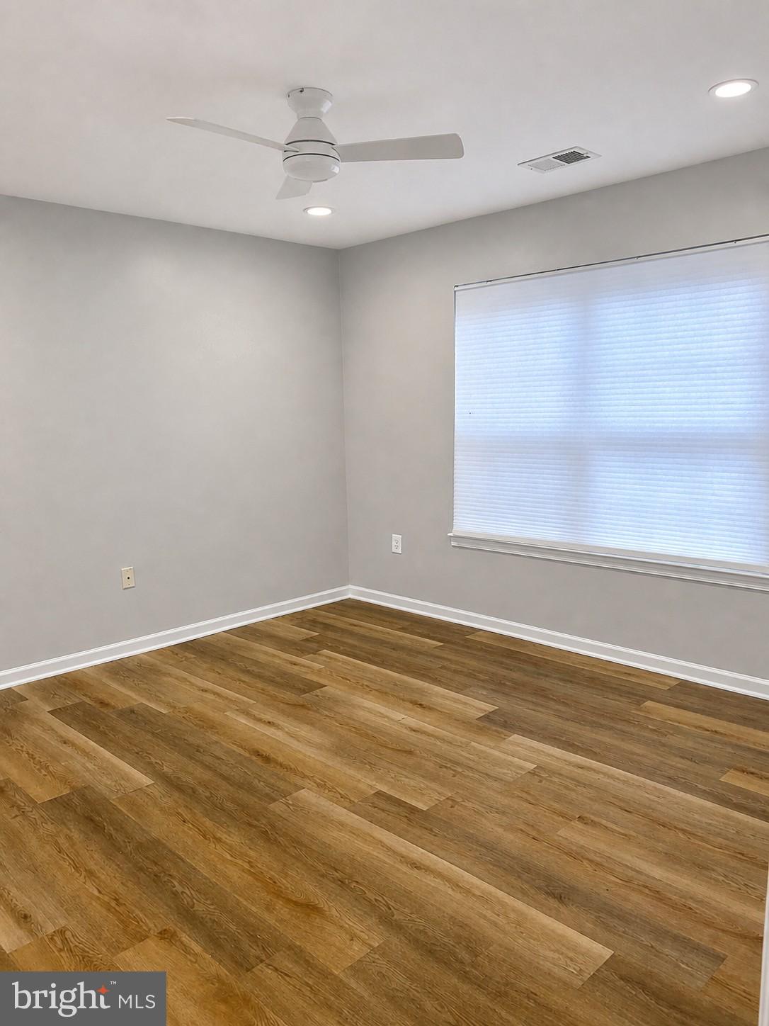 635 Constellation Square Southeast, Unit D Leesburg, VA 20175 - Photo 7 of 18 Primary Bedroom picture #2