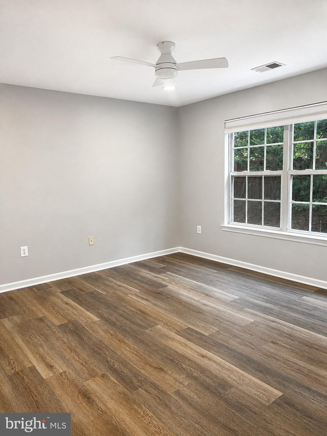 635 Constellation Square Southeast, Unit D Leesburg, VA 20175 - Photo 8 of 18 Primary Bedroom picture #3