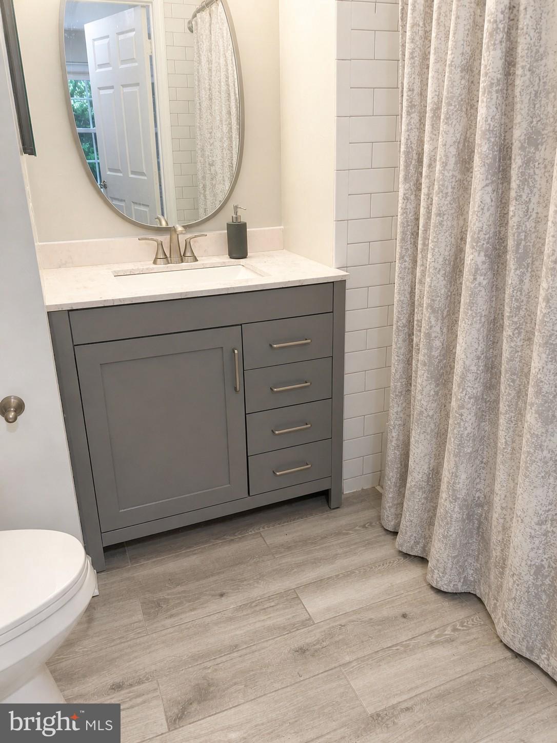 635 Constellation Square Southeast, Unit D Leesburg, VA 20175 - Photo 9 of 18 Primary Bath
