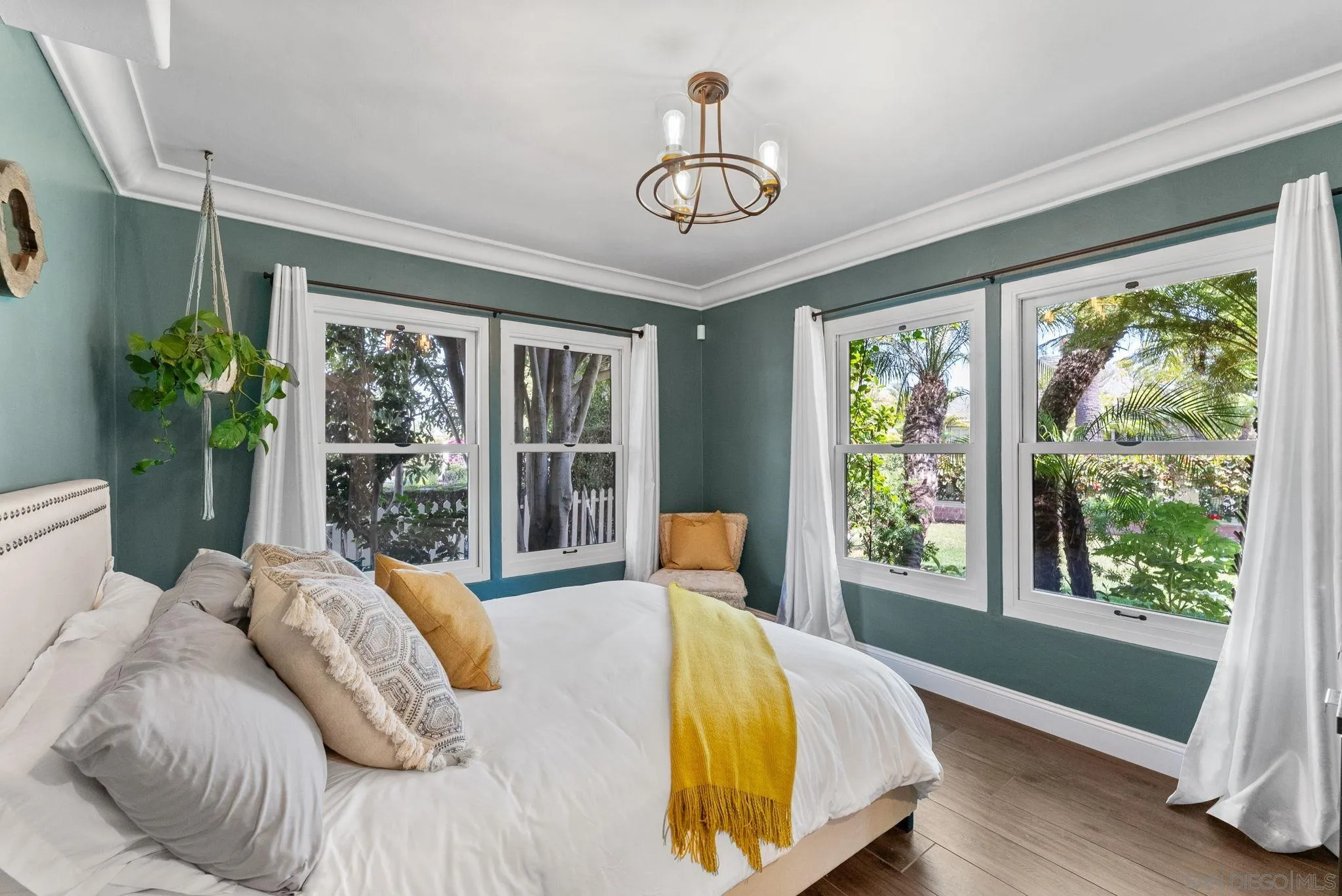 4136 Palisades Road San Diego, CA 92116 - Photo 25 of 68 a bedroom with a bed and a window