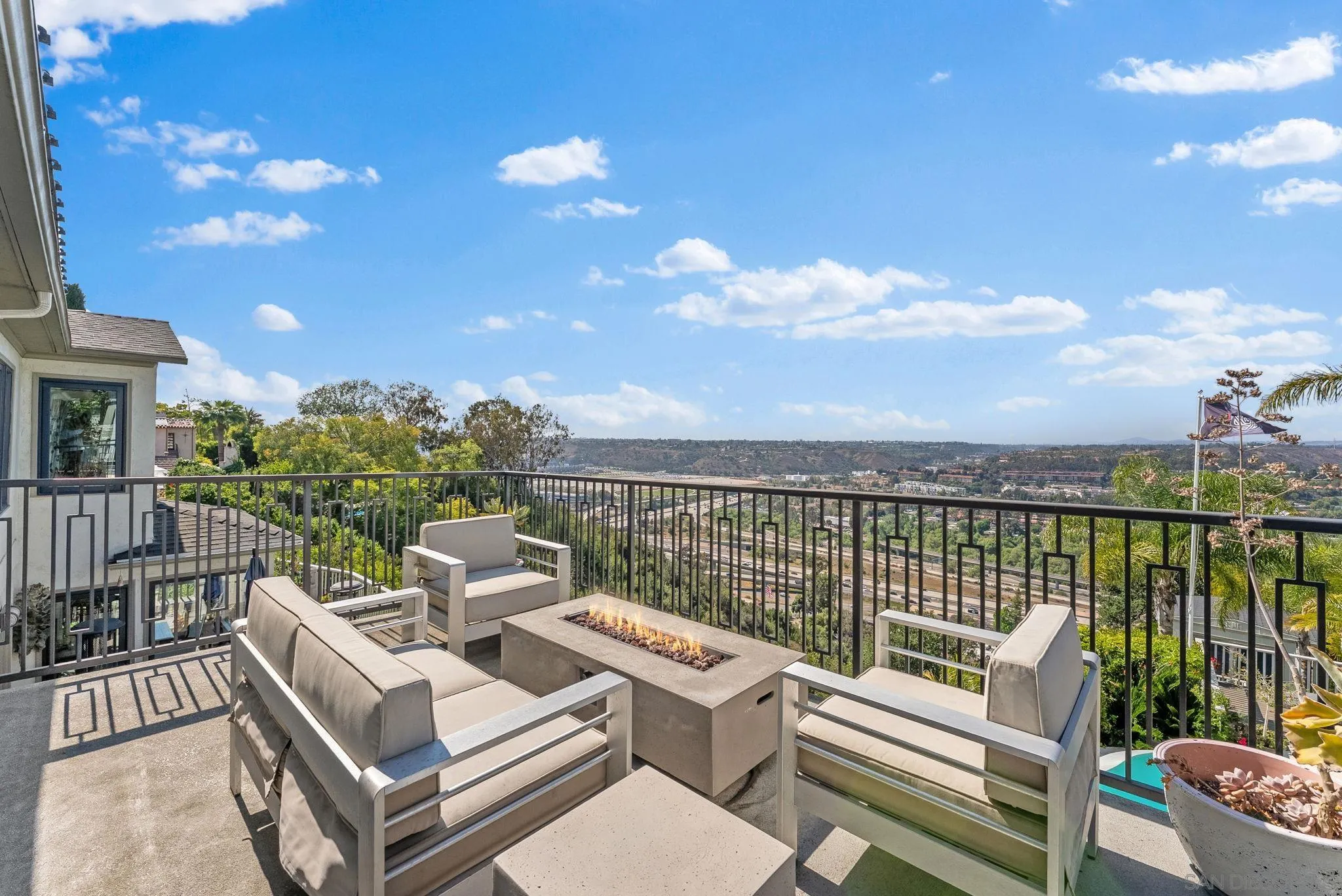 4136 Palisades Road San Diego, CA 92116 - Photo 36 of 68 a view of a terrace with couches