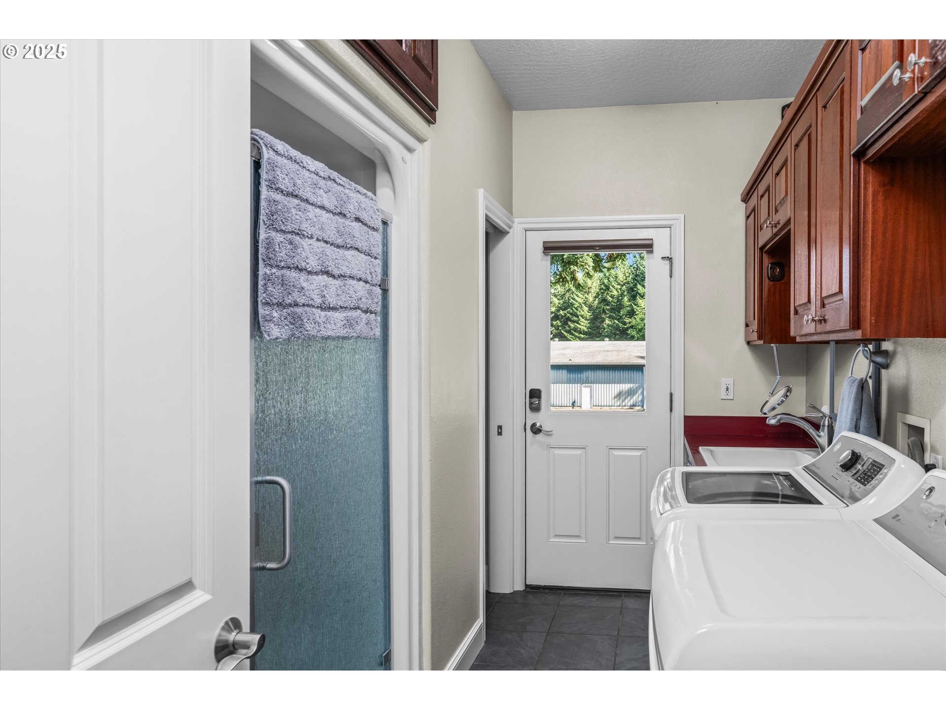 27067 Pickens Road Eugene, OR 97402 - Photo 15 of 48