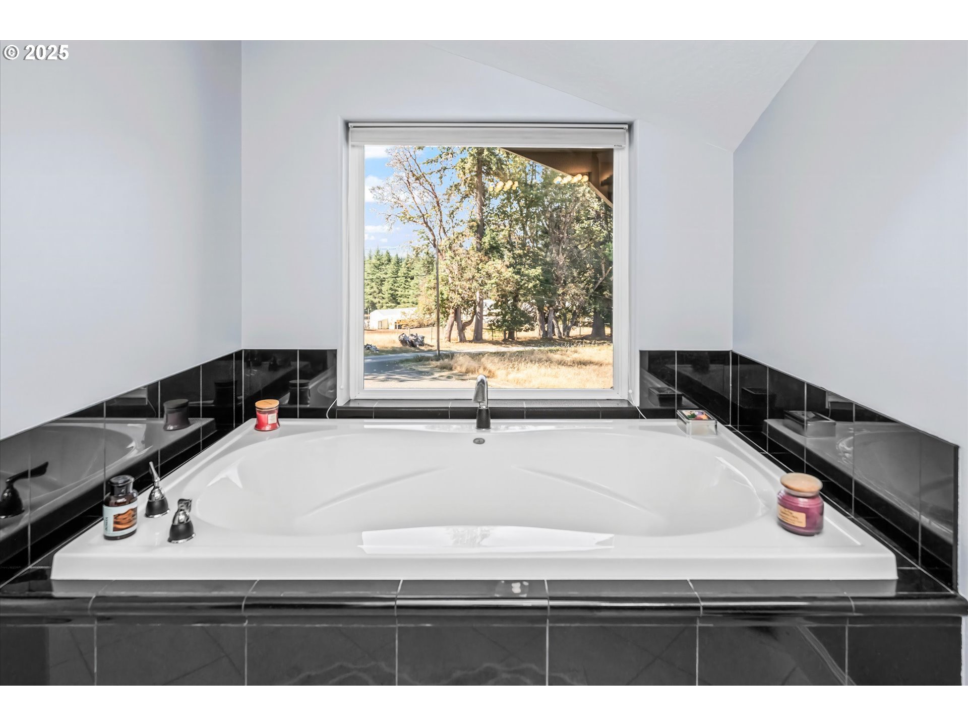 27067 Pickens Road Eugene, OR 97402 - Photo 21 of 48