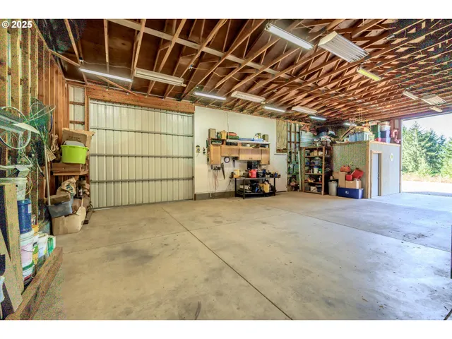 $1,400,000 | 27067 Pickens Road, Eugene, OR 97402