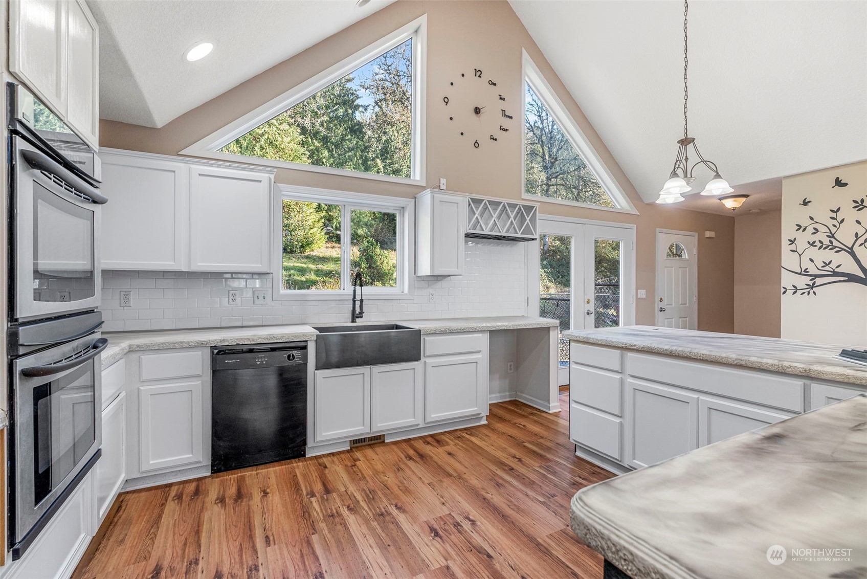416 Walnut Acres Road Kelso, WA 98626 - Photo 5 of 37 Gallery Image 5