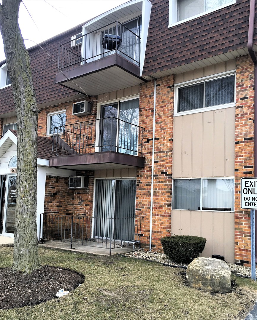 10428 South Ridgeland Avenue, Unit 1 Chicago Ridge, IL 60415 - Photo 1 of 15
