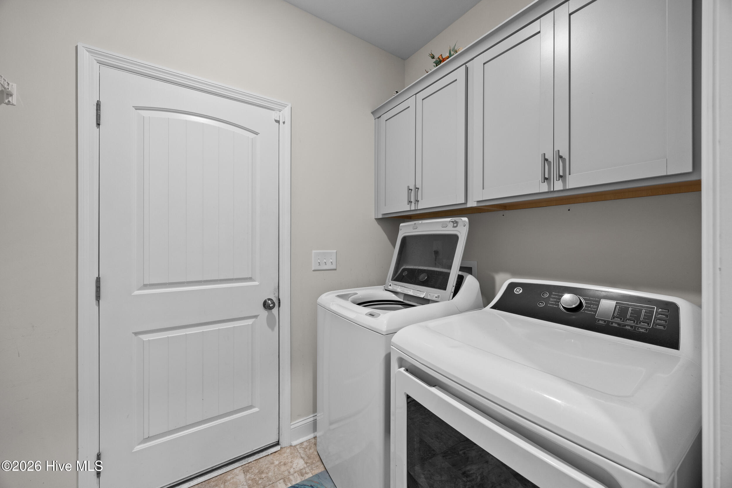 107 Clymer Court Hubert, NC 28539 - Photo 12 of 44 28_laundry