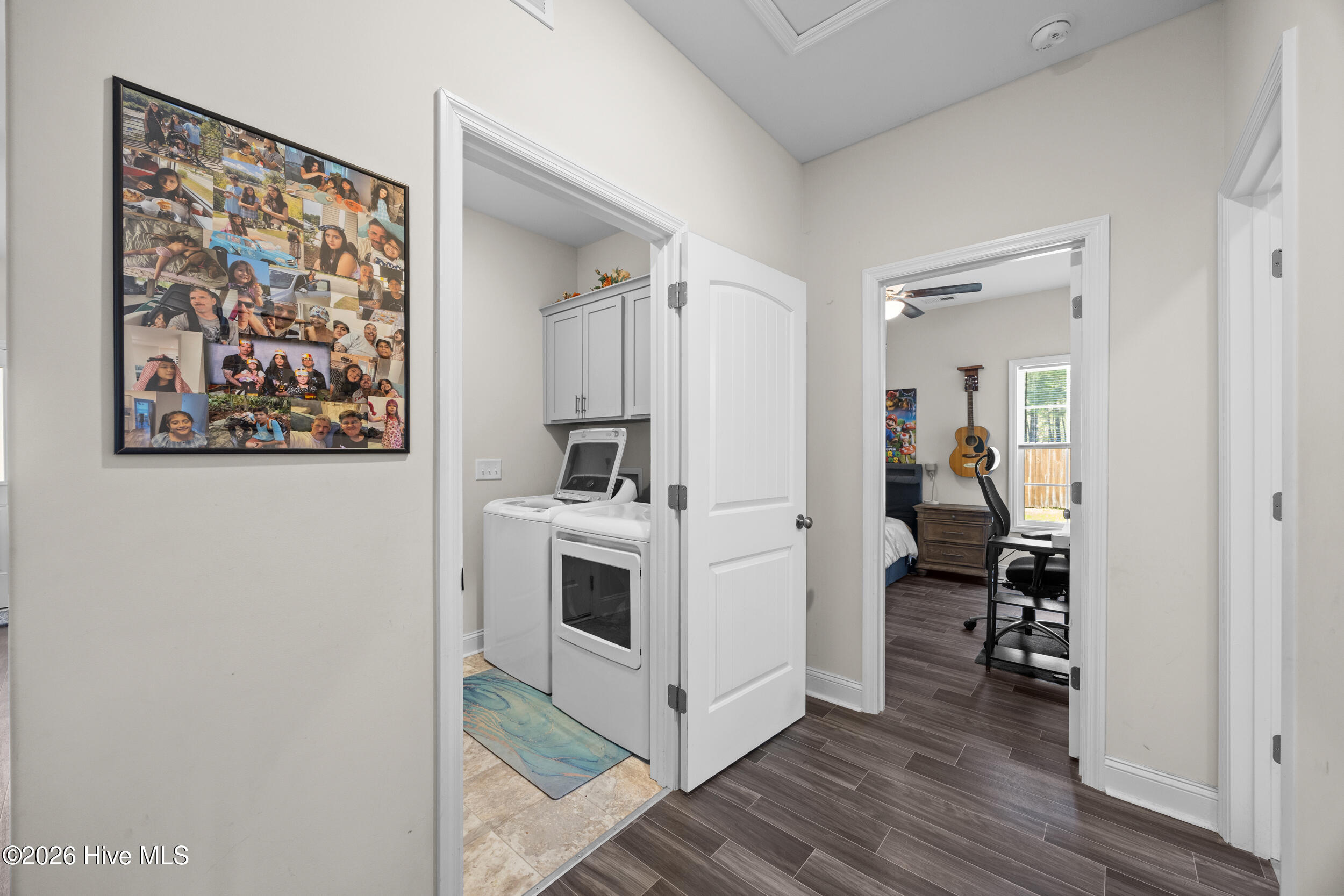 107 Clymer Court Hubert, NC 28539 - Photo 13 of 44 27_hallway