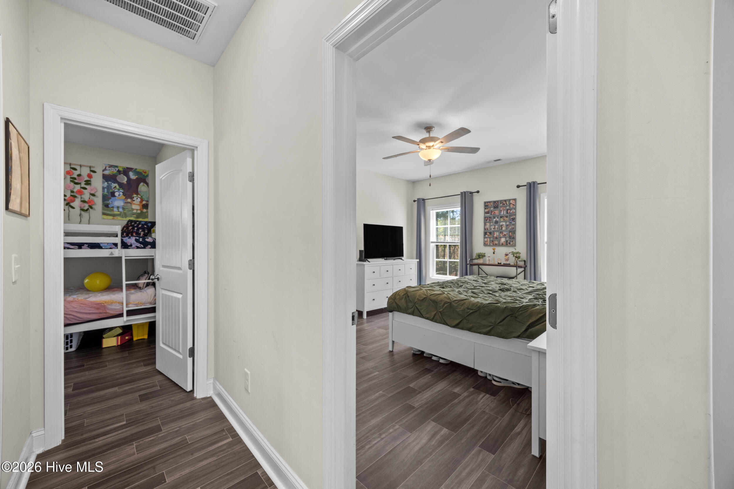 107 Clymer Court Hubert, NC 28539 - Photo 22 of 44 15_hallway