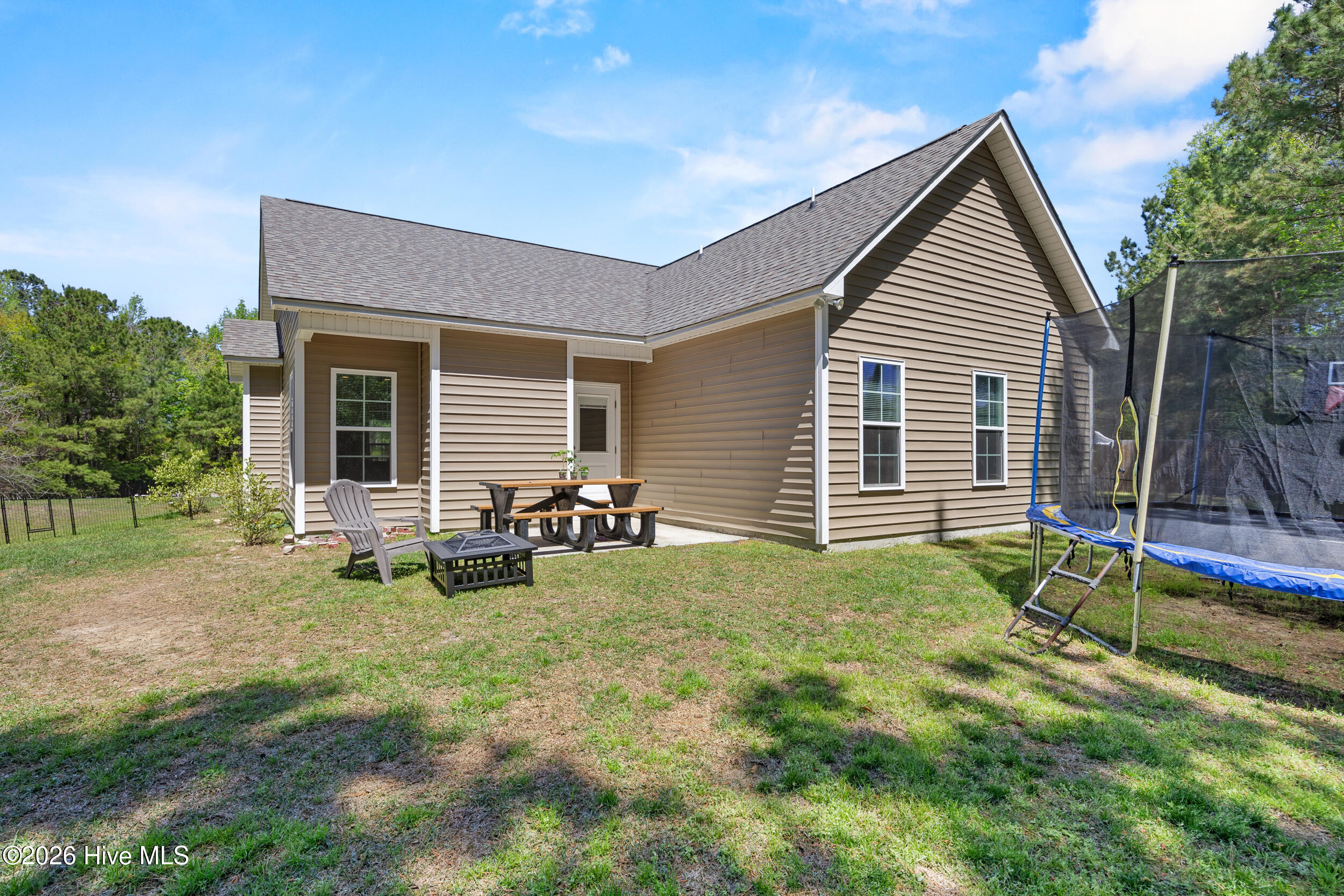 107 Clymer Court Hubert, NC 28539 - Photo 34 of 44 29_back exterior